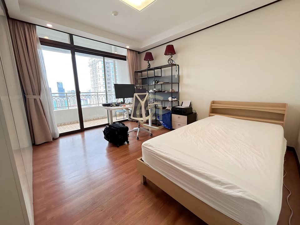 NICE THREE BEDROOM FOR RENT