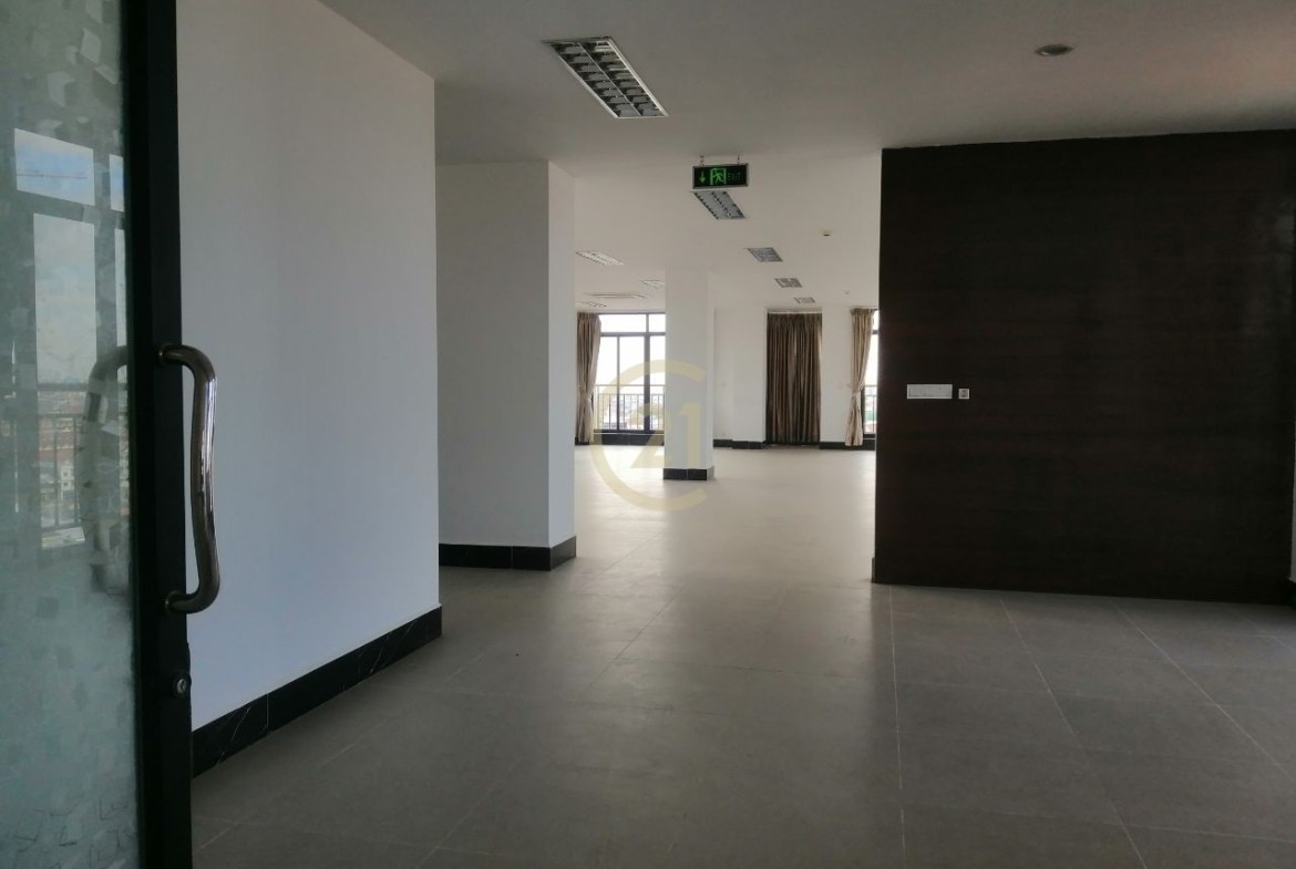 whole building for rent with some furniture
