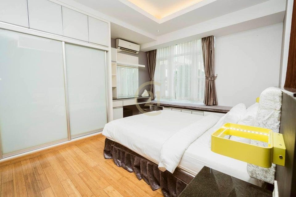 WESTERN TWO BEDROOM FOR RENT