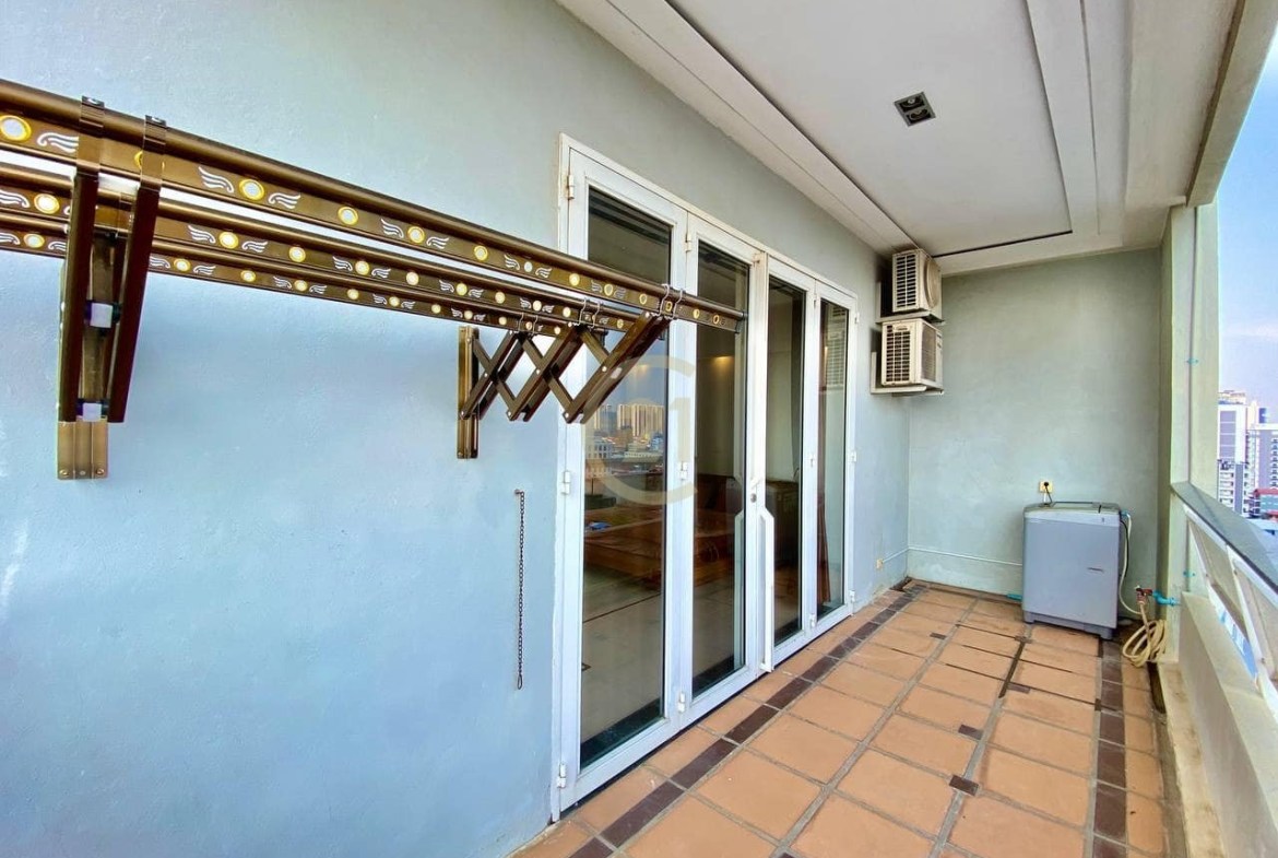 CLASSIC TWO BEDROOM FOR RENT