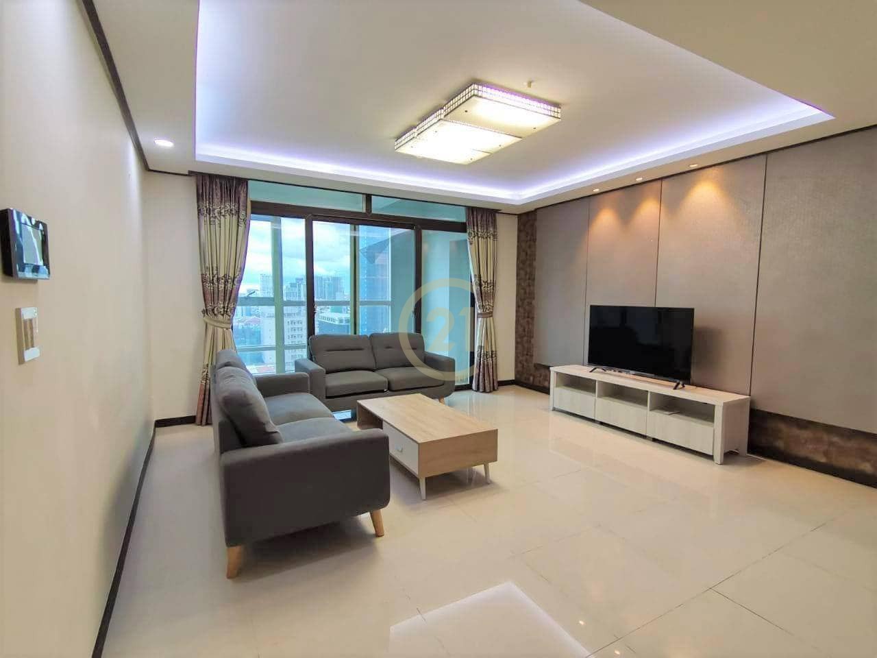 MODERN THREE BEDROOM FOR RENT
