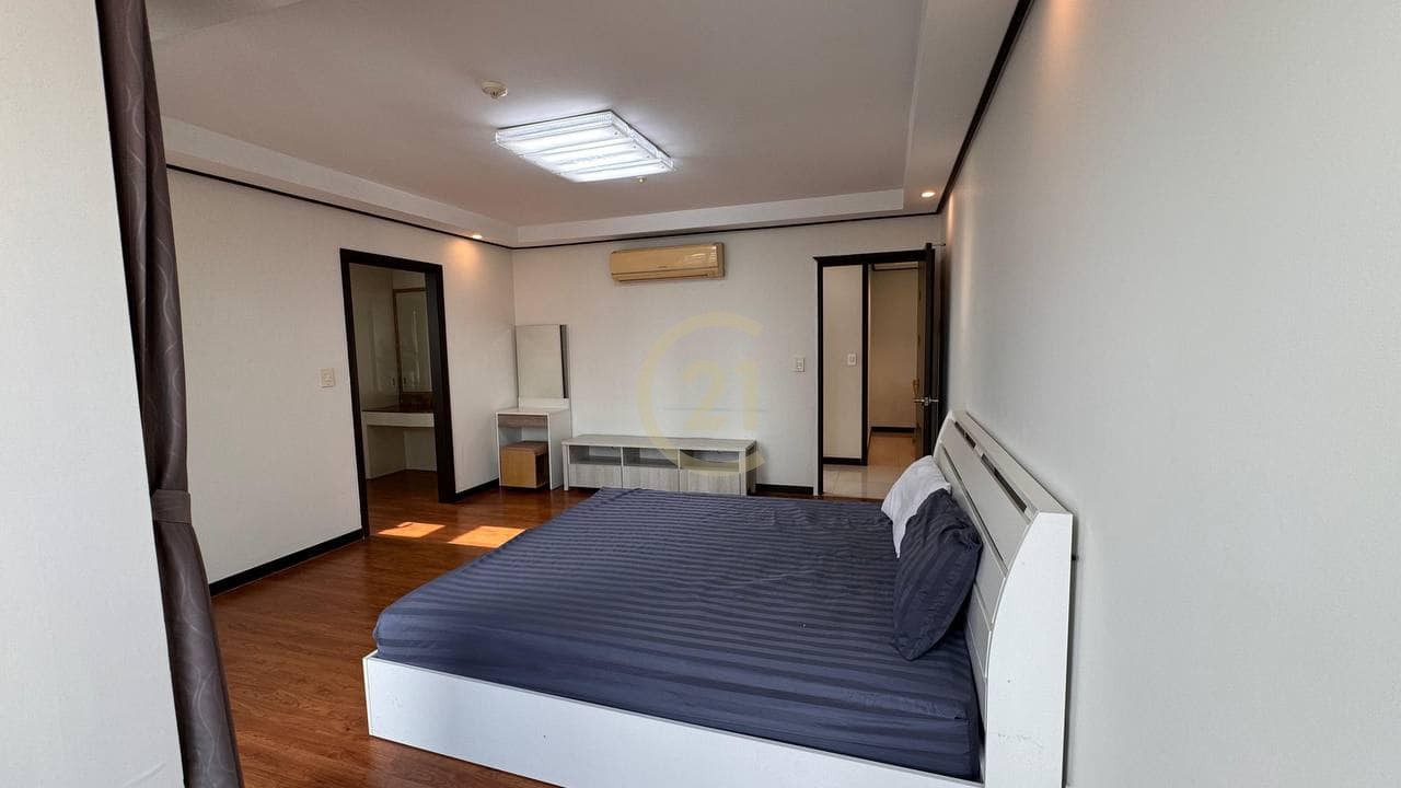 MODERN THREE BEDROOM FOR RENT