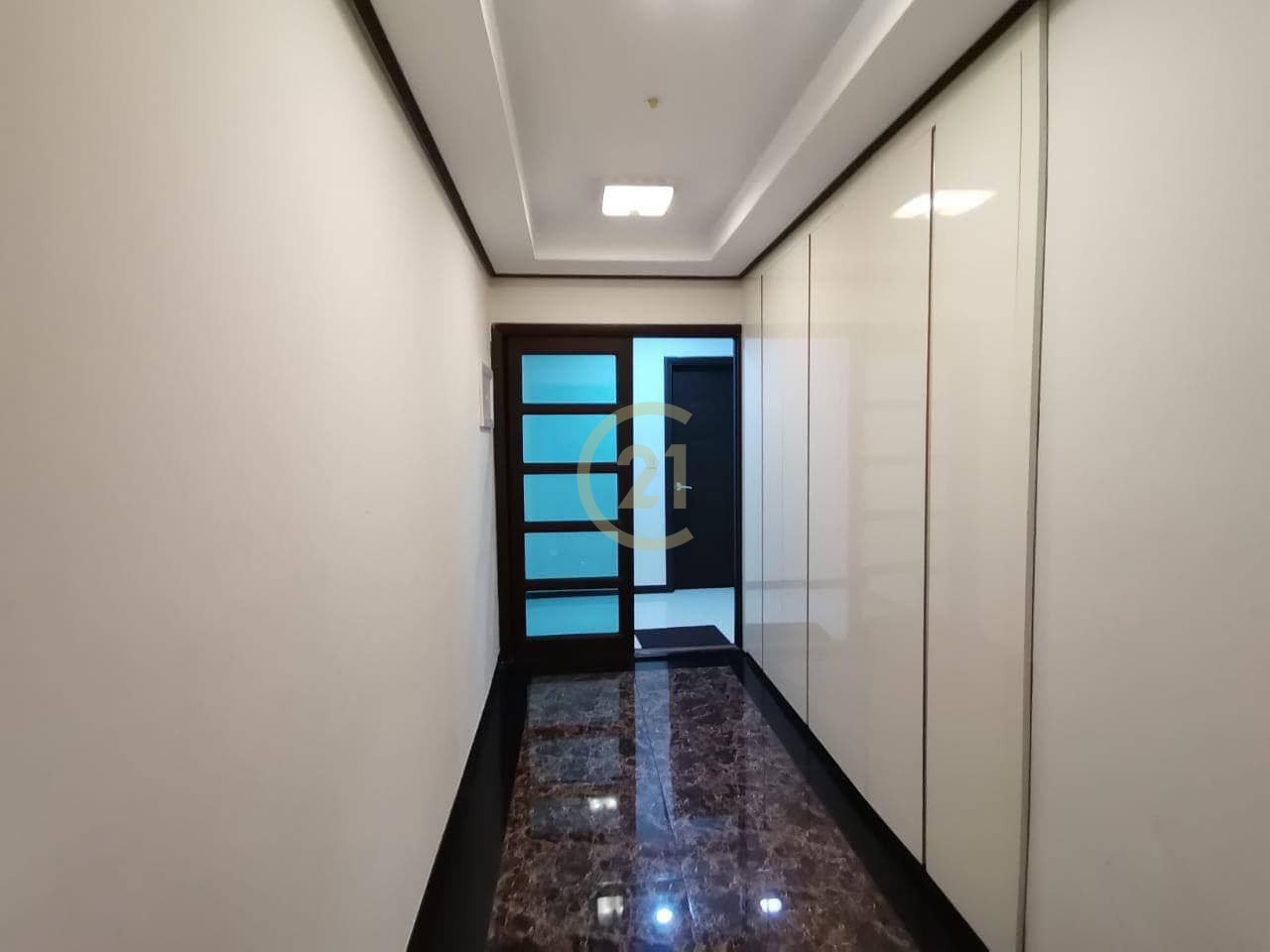 MODERN THREE BEDROOM FOR RENT