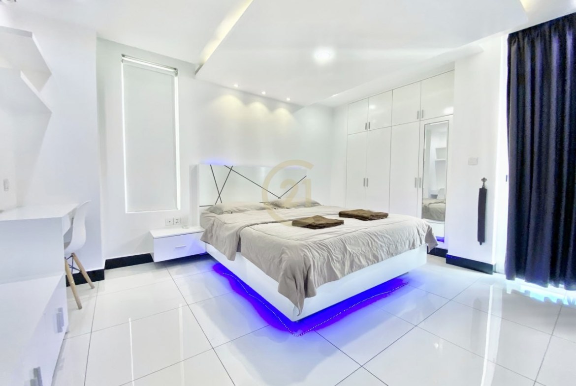 Modern 1 Bed Apartment for rent at BKK3