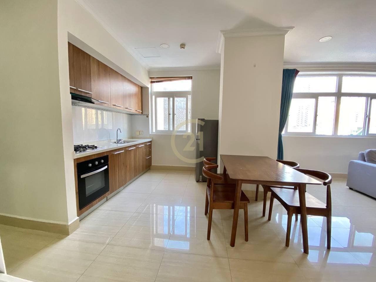 MODERN THREE BEDROOM FOR RENT