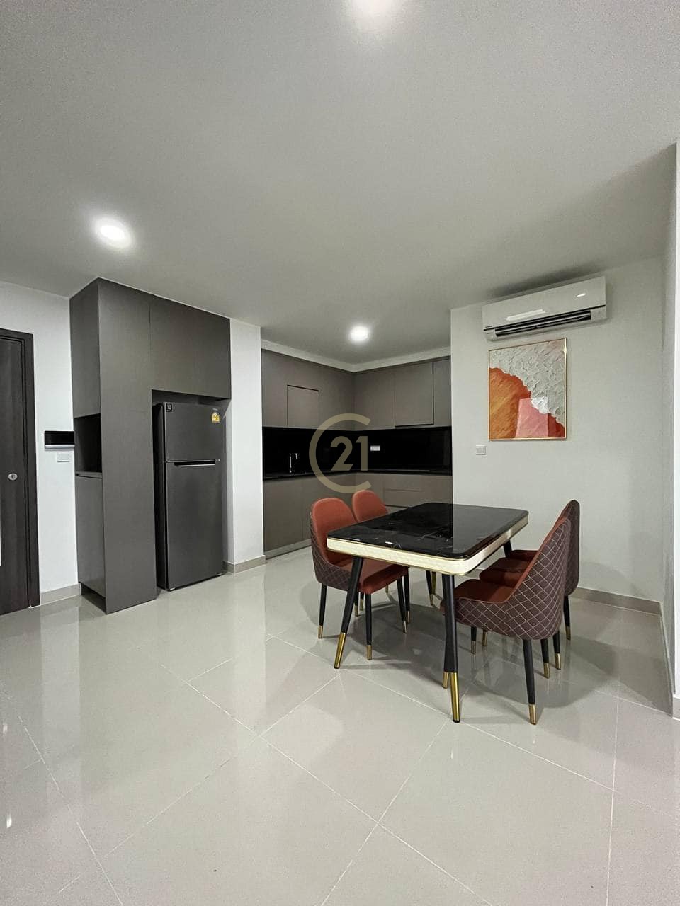 LUXERY THREE BEDROOM FOR RENT