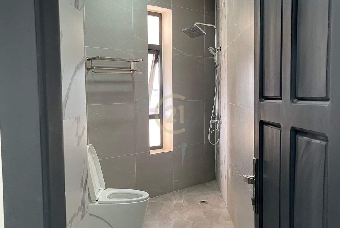Modern Studio room for rent Near Russian Market
