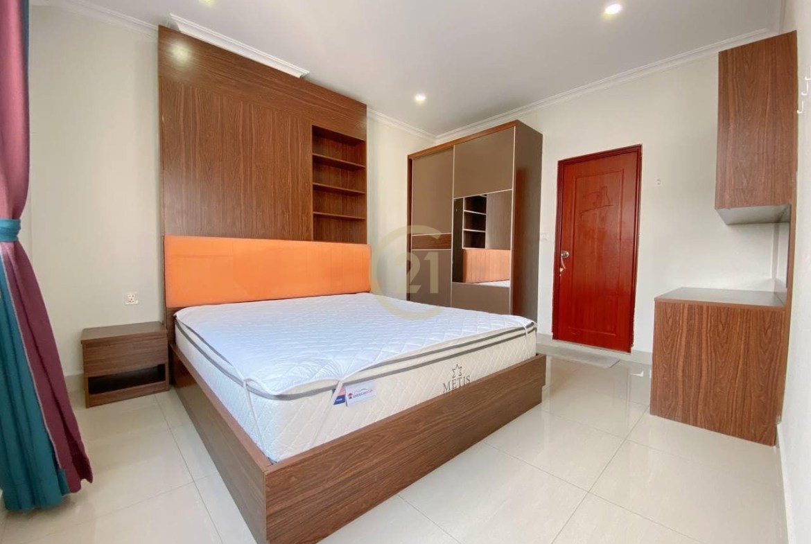 MODERN THREE BEDROOM FOR RENT