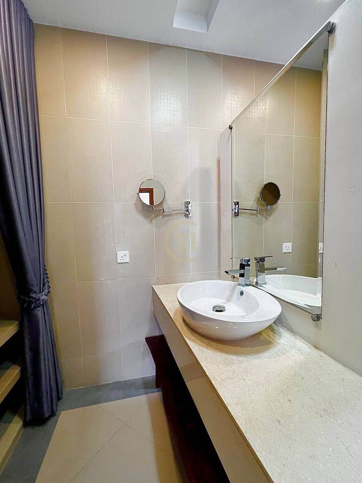 CLASSIC TWO BEDROOM FOR RENT