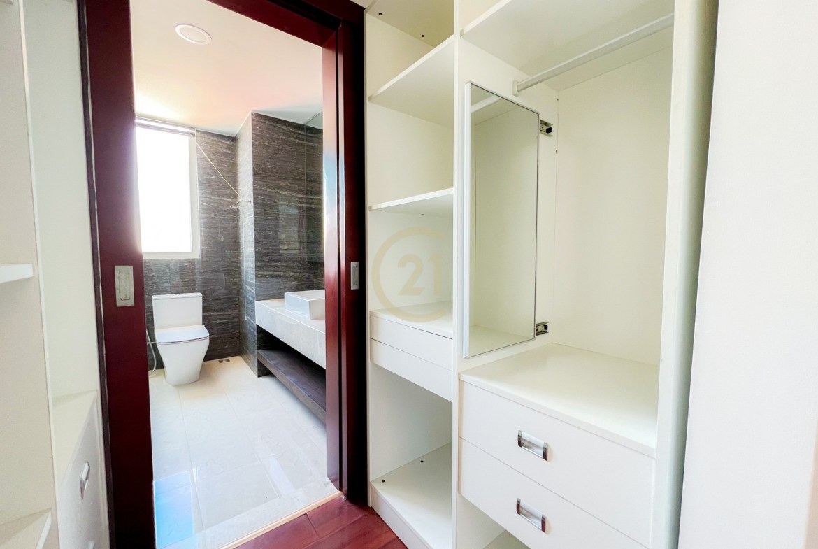 Spacious Two Bedroom for rent in Doun Penh