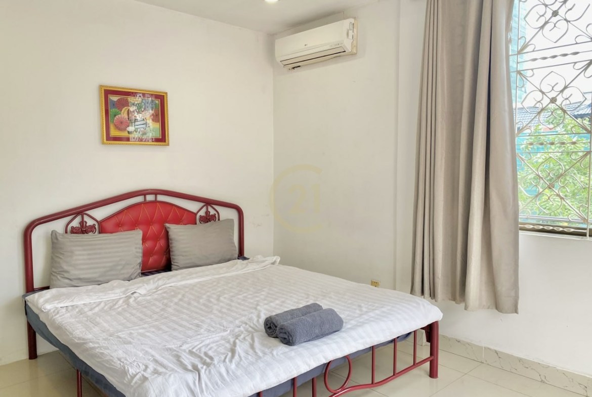 One bedroom for rent at Russian market