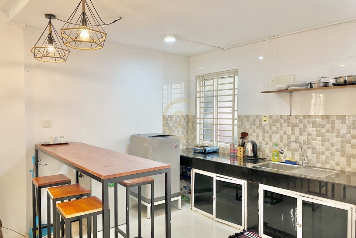 One bedroom for rent at Russian market