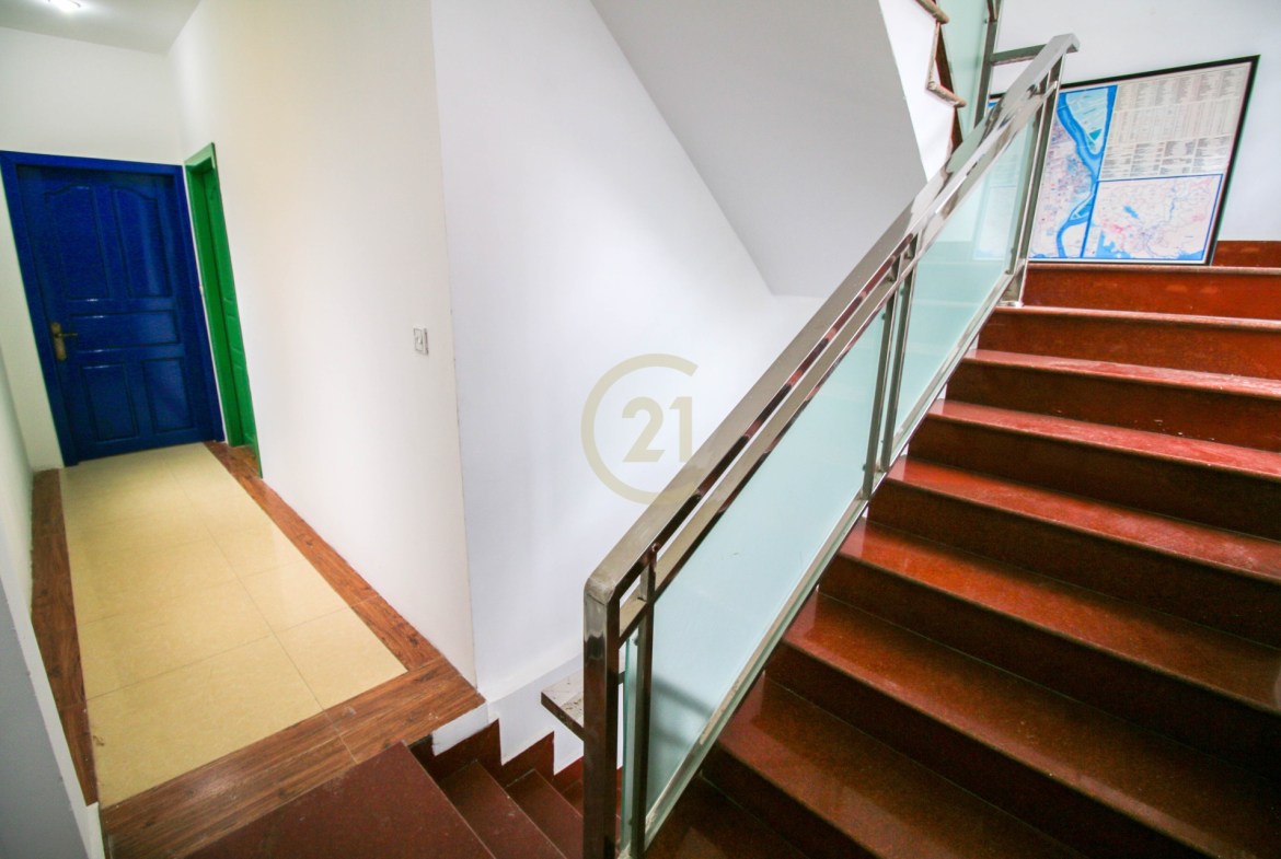 Spacious One Bed for rent In Toul Tom Poung