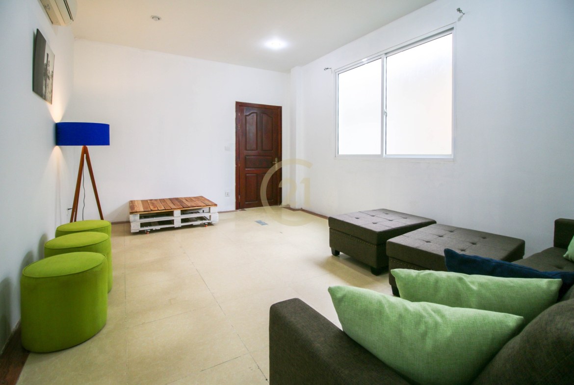 Spacious One Bed for rent In Toul Tom Poung