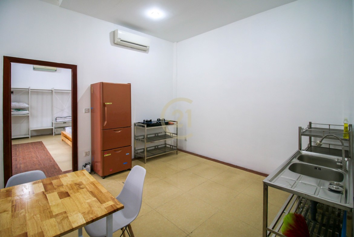 Spacious One Bed for rent In Toul Tom Poung