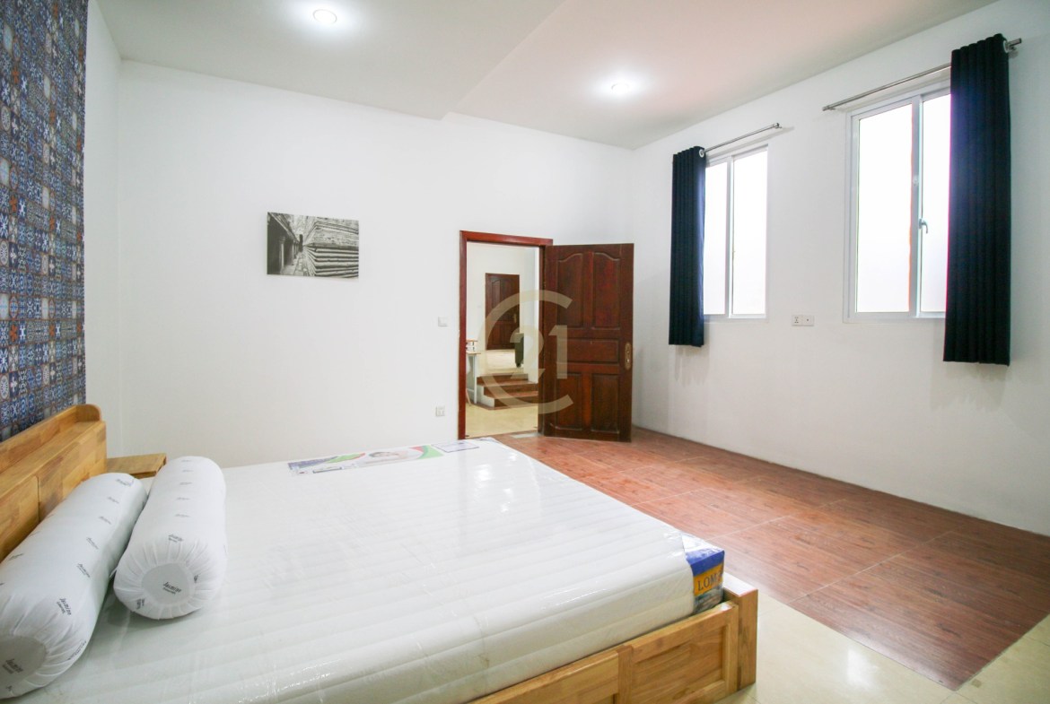 Spacious One Bed for rent In Toul Tom Poung