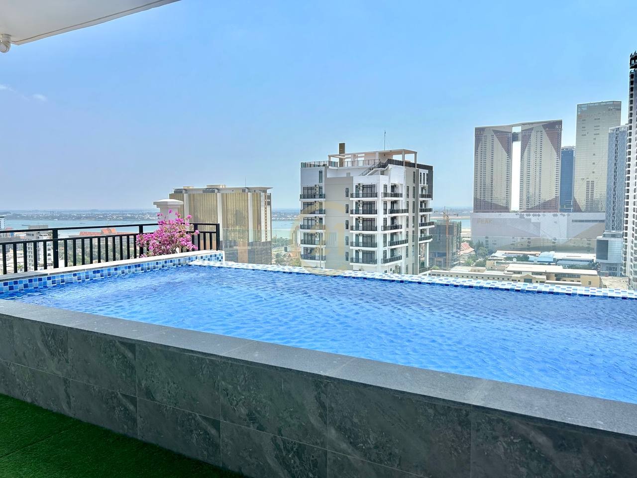 Brand New 1 Bed for rent at Tonle Bassac