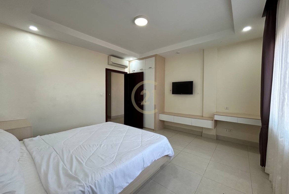 Luxury 2 BR Ap for rent at Toul Tom Poung