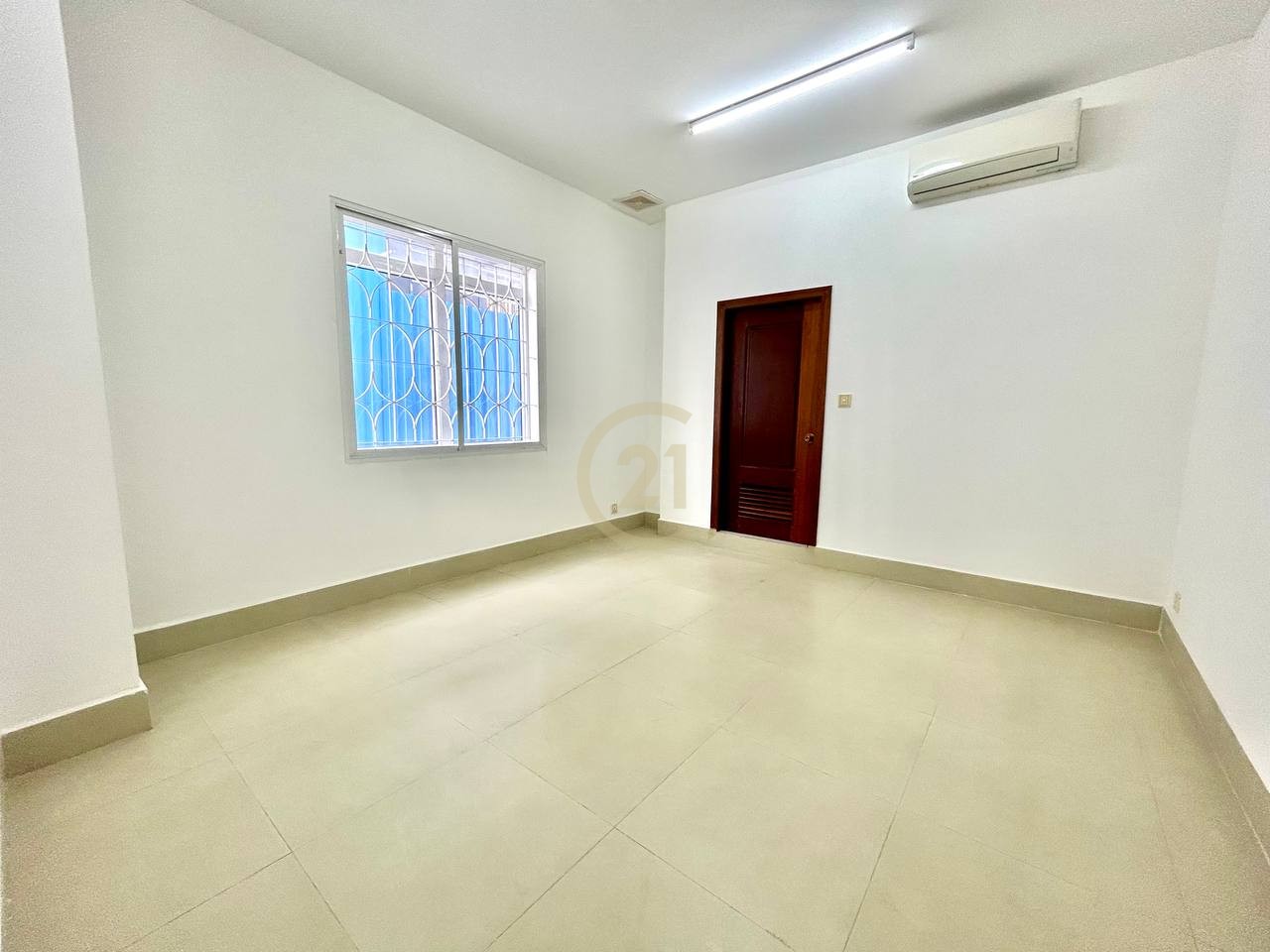photo_13_2024-04-17_15-28-14 OFFICE FOR RENT AT DAUN PENH