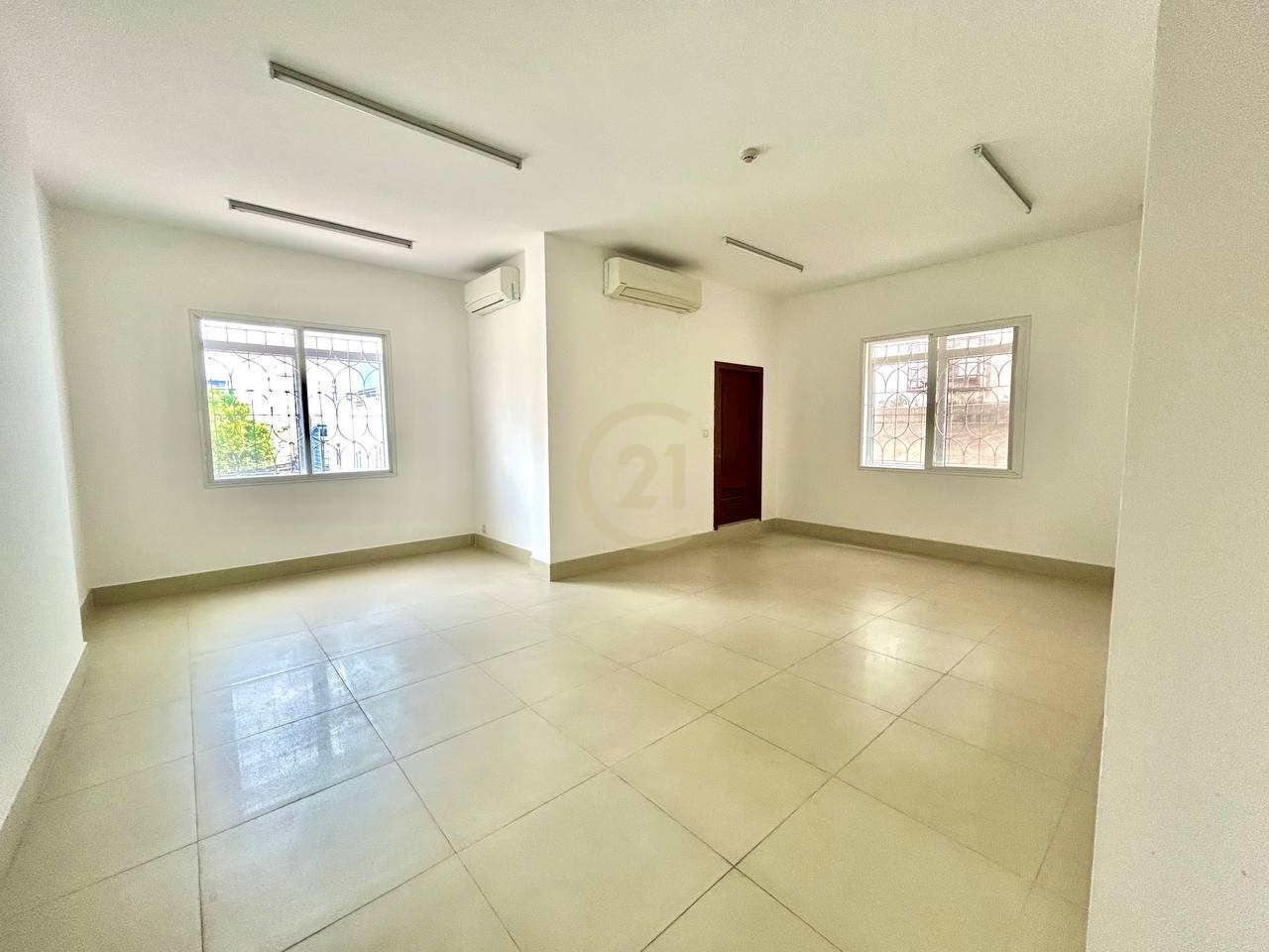 photo_14_2024-04-17_15-28-14 OFFICE FOR RENT AT DAUN PENH