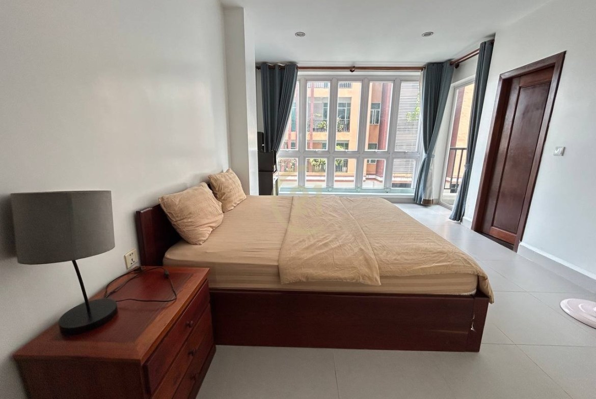 Modern 2 Bedroom for rent At Toul TomPoung