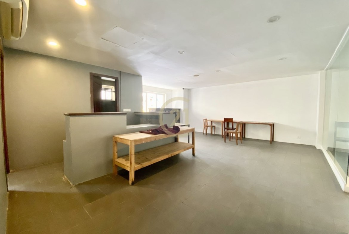 NICE SHOPHOUSE FOR RENT
