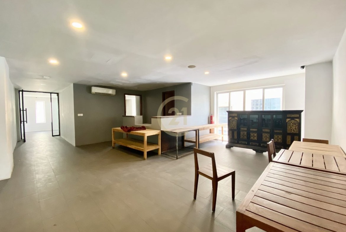 NICE SHOPHOUSE FOR RENT