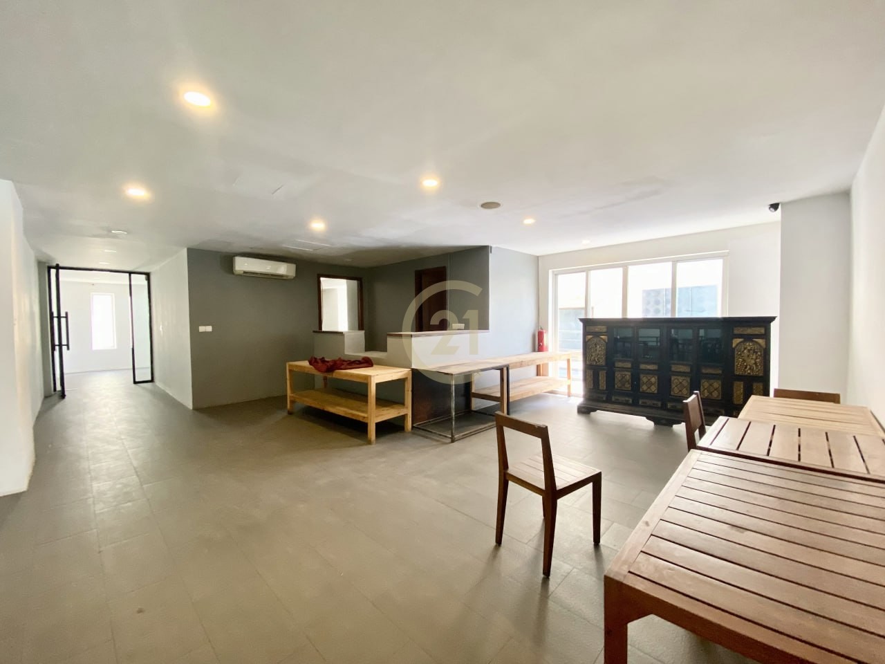 NICE SHOPHOUSE FOR RENT
