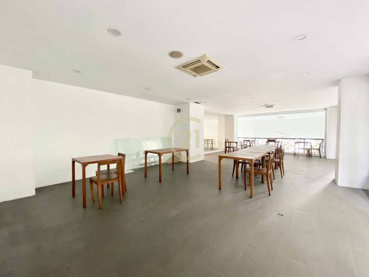 NICE SHOPHOUSE FOR RENT