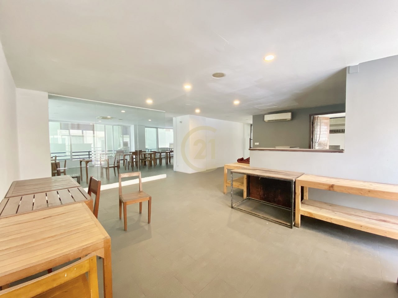 NICE SHOPHOUSE FOR RENT