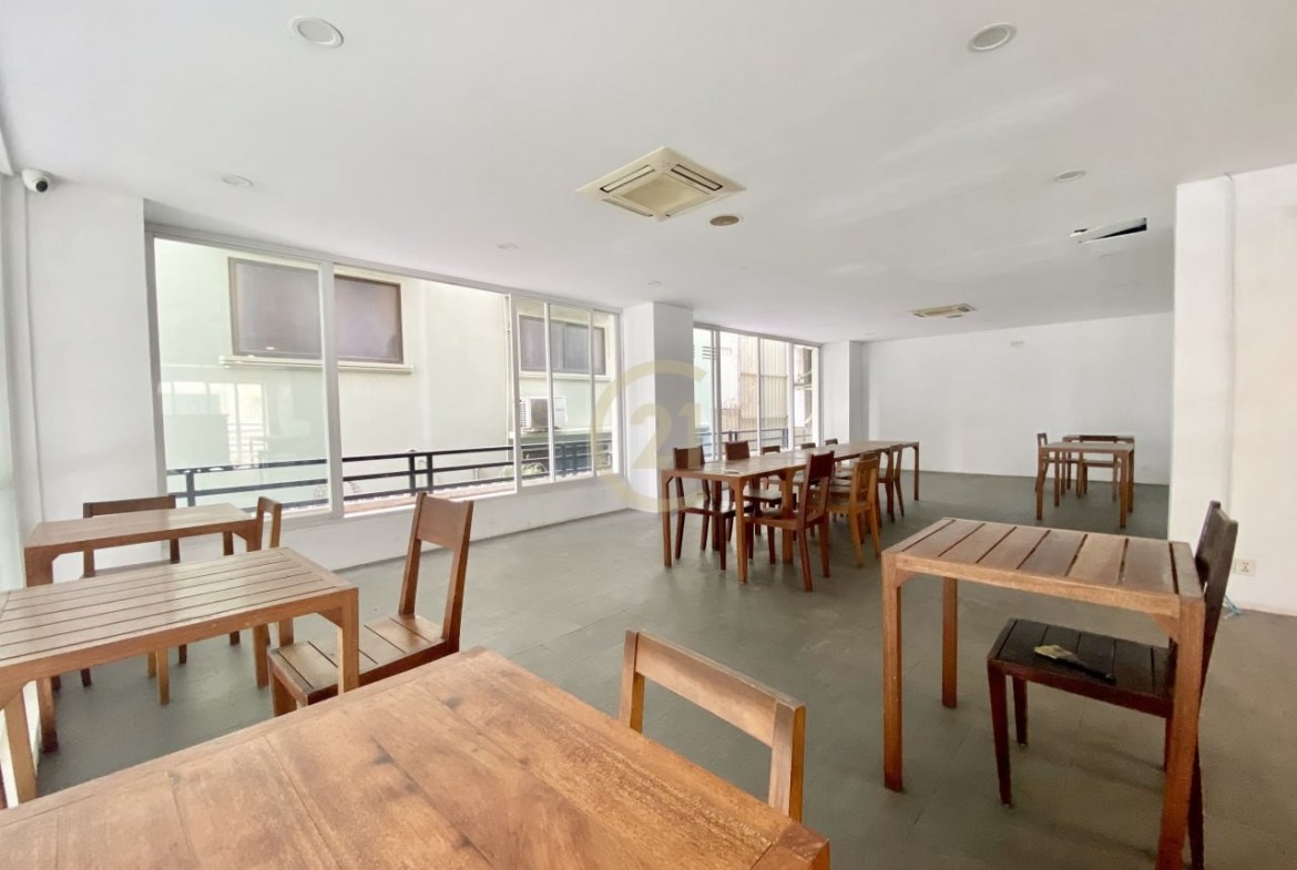 NICE SHOPHOUSE FOR RENT