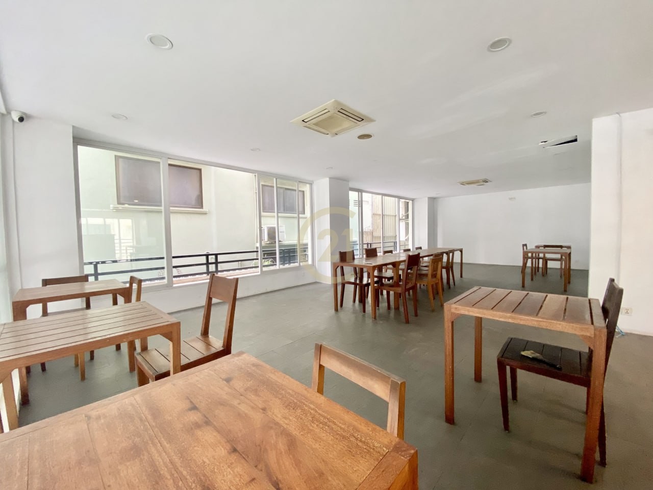 NICE SHOPHOUSE FOR RENT