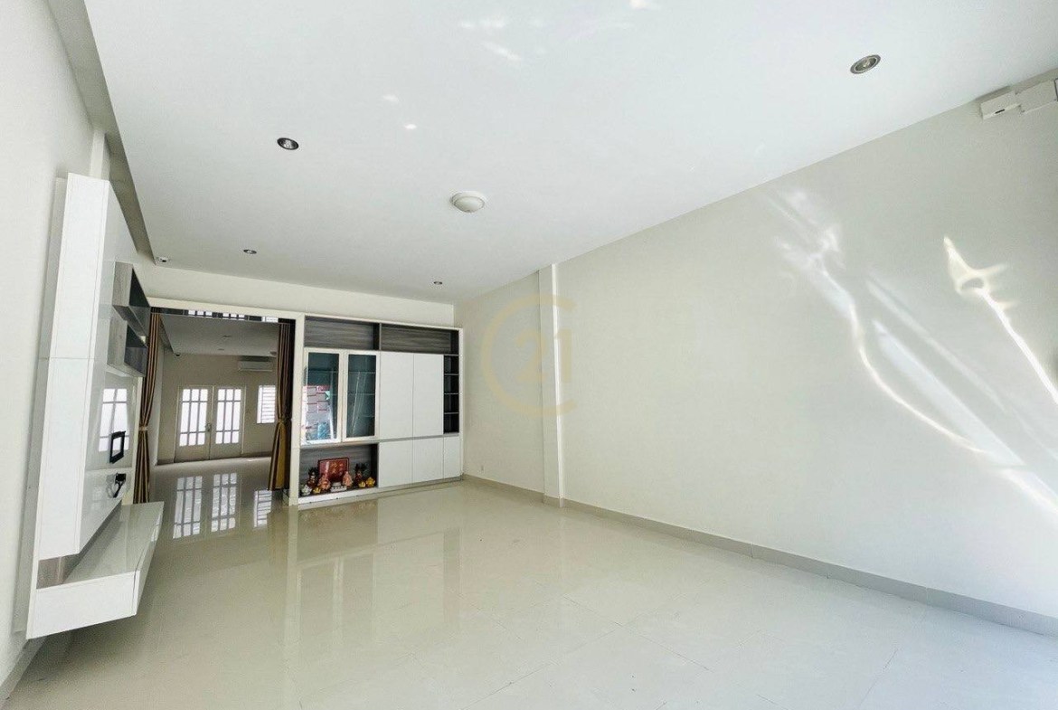 Shophouse For Sale At Peng Huoth
