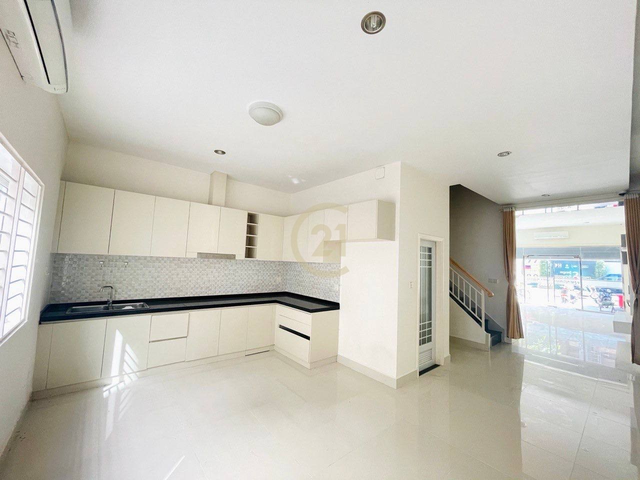 Shophouse For Sale At Peng Huoth