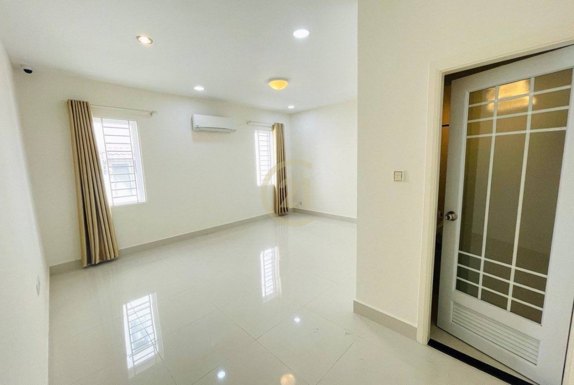 Shophouse For Sale At Peng Huoth