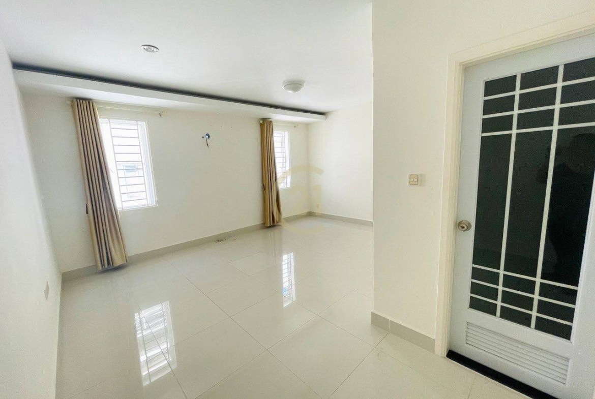 Shophouse For Sale At Peng Huoth