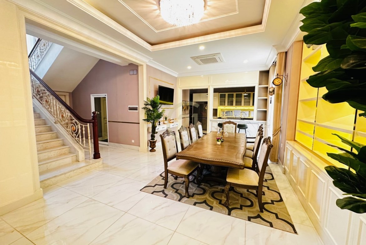 Queen A Villa for Rent Borey Chip Mong 598