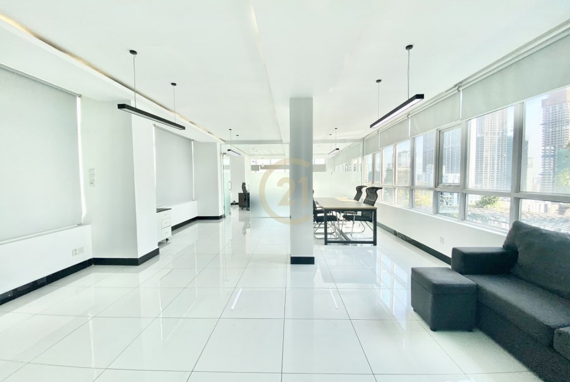 NICE OFFICE SPACE FOR RENT