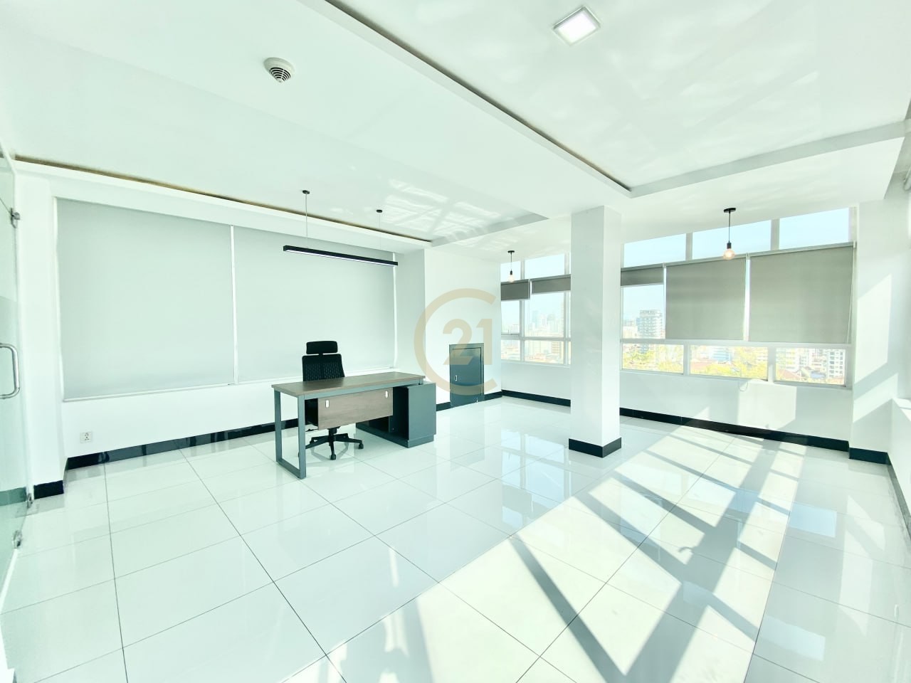 NICE OFFICE SPACE FOR RENT