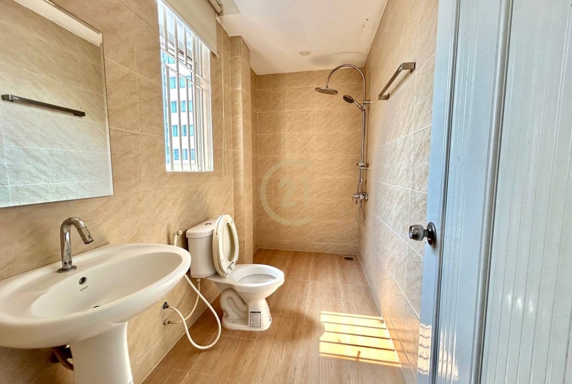 Good Price 1 Bed Apartment for rent at BKK3