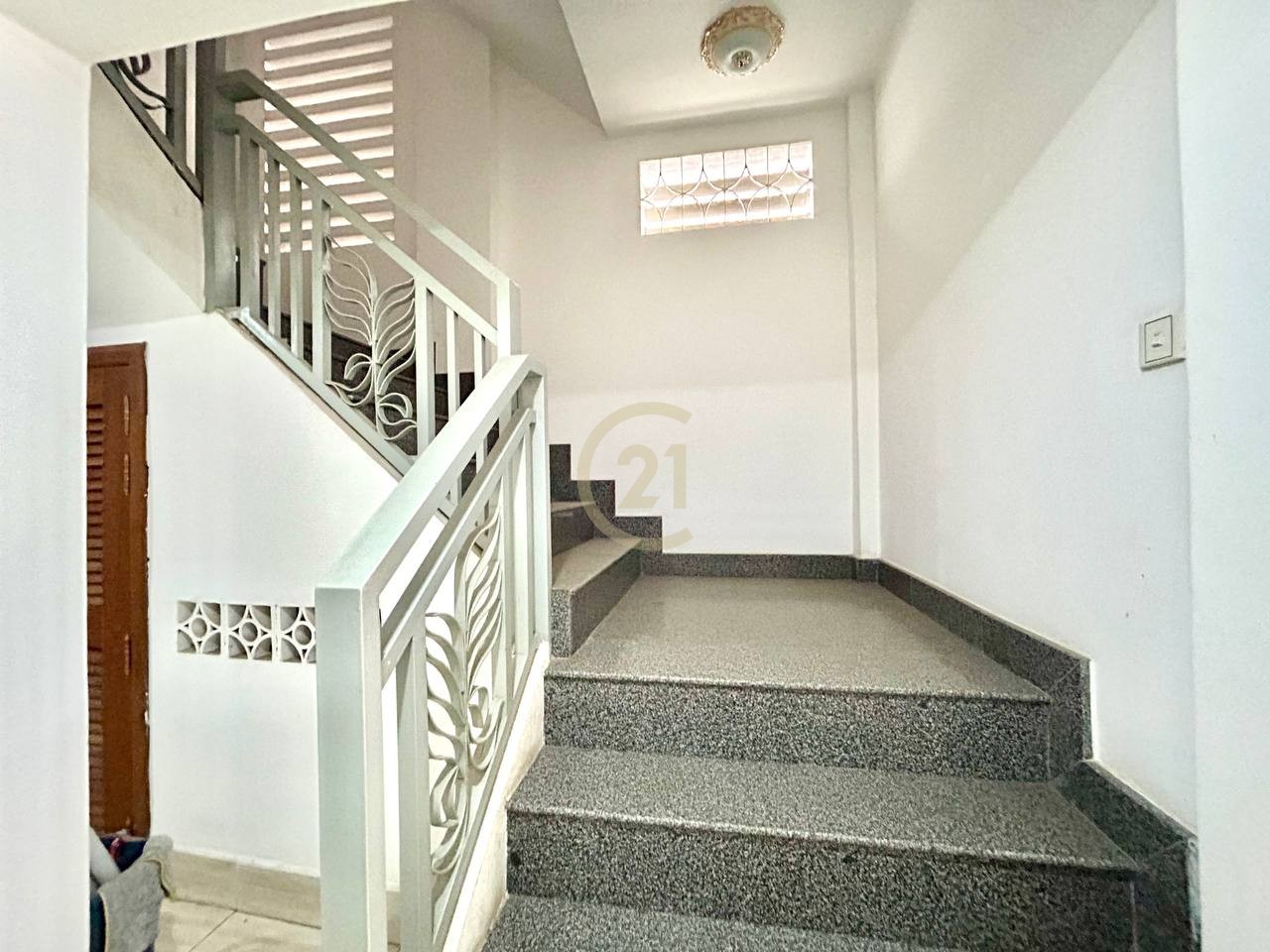 photo_3_2024-04-17_15-28-14 OFFICE FOR RENT AT DAUN PENH