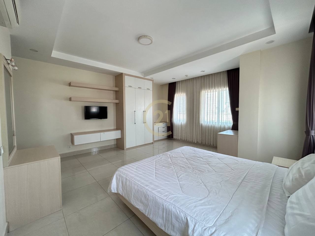 photo_3_2024-04-19_15-10-20 Luxury 2 BR Ap for rent at Toul Tom Poung