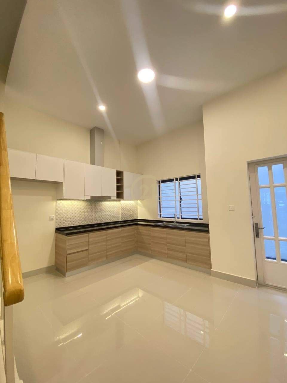 SHOP HOUSE FOR RENT AT PENGHOUT BOENGSNOR