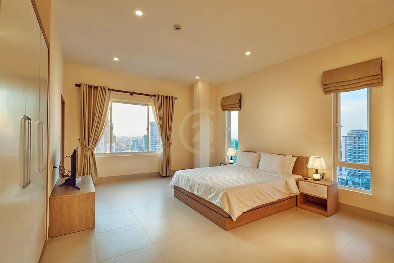 Modern 2 Bed Apartment for rent at Doun Penh