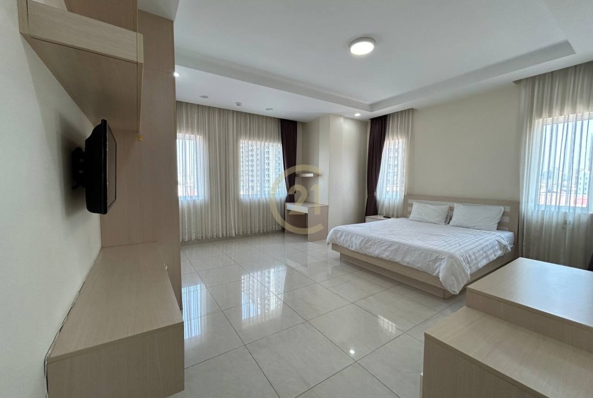 Luxury 2 BR Ap for rent at Toul Tom Poung