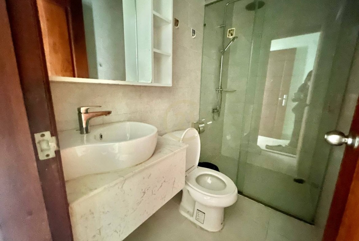 2 Bed Apartment for rent At Tonle Bassac