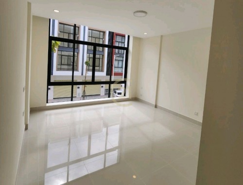 Mordern shop house for rent at Chbar Aompov