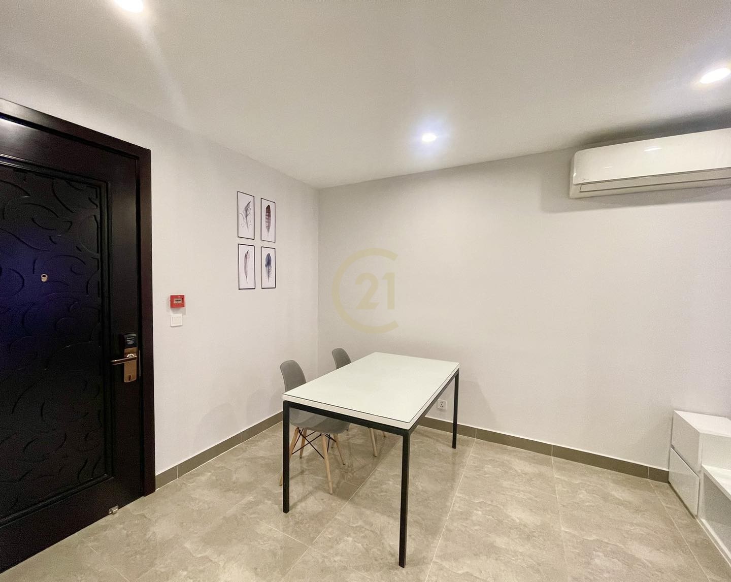 VINTAGE ONE BEDROOM FOR RENT
