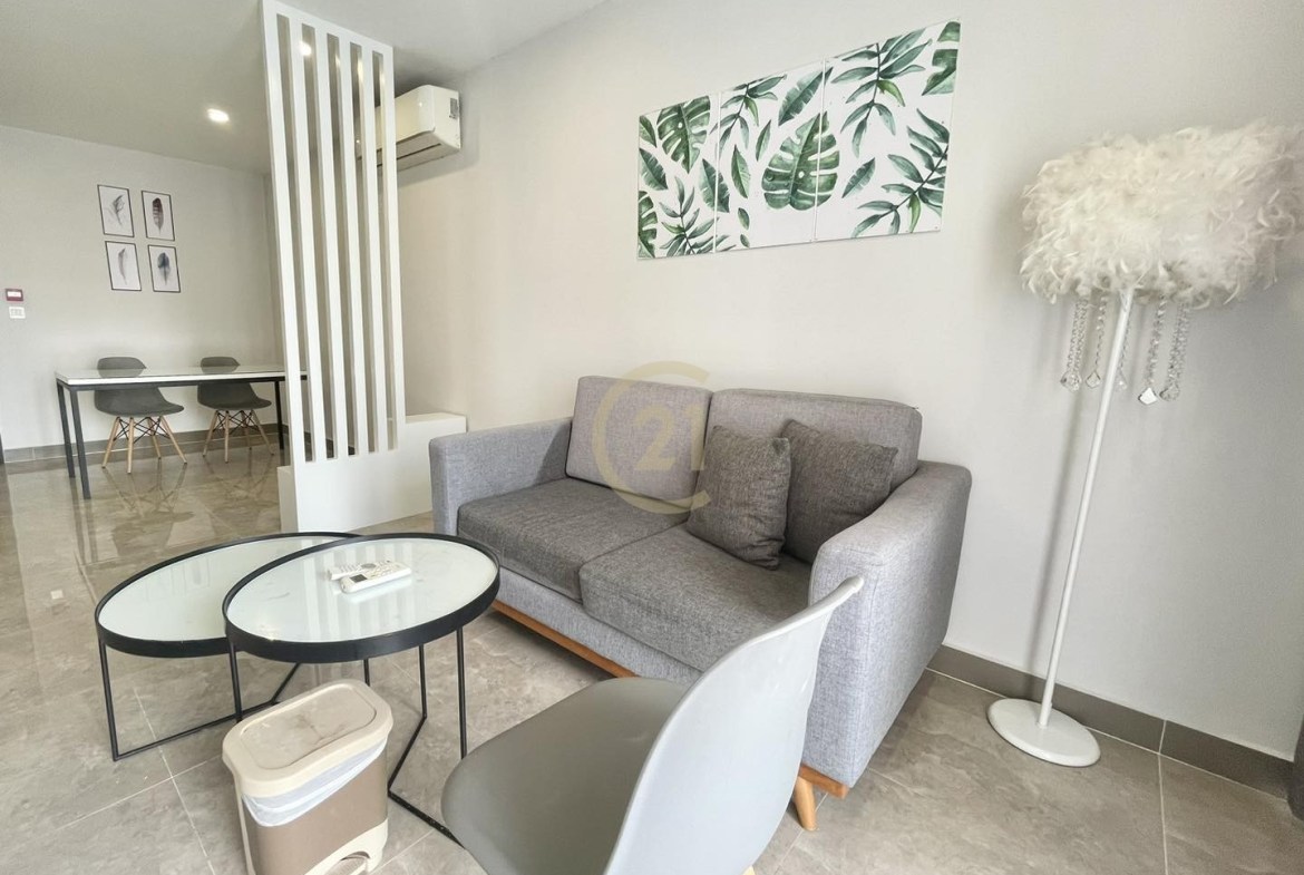 VINTAGE ONE BEDROOM FOR RENT