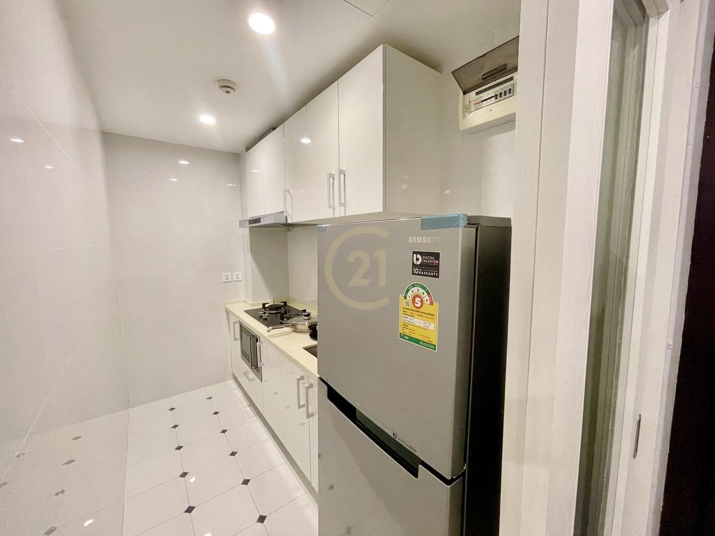 VINTAGE ONE BEDROOM FOR RENT